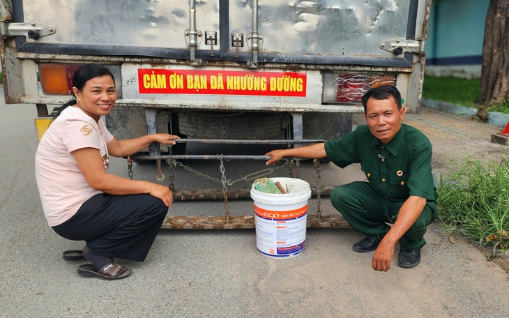 'Vợ kiểm soát thu nhập chồng bị phạt 30 triệu đồng': cần hiểu đúng bản chất pháp lý  - Ảnh 2.