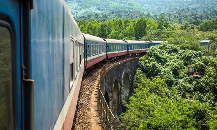 Tàu Thống Nhất - Ảnh 1.