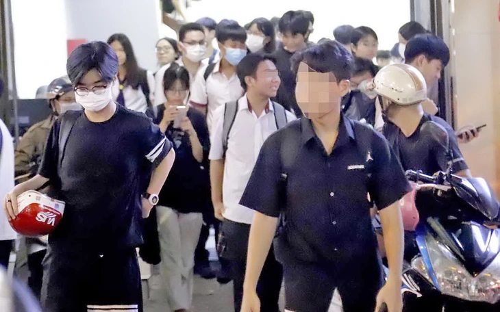 TP.HCM công bố dự thảo lần 4 quy định về dạy thêm, cho dạy sau 20h - Ảnh 2.