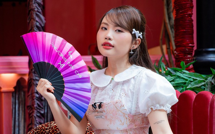 Nghệ sĩ chúc mừng 100 năm ngày Báo chí cách mạng Việt Nam; Suga BTS xin lỗi ngay khi xuất ngũ - Ảnh 7.
