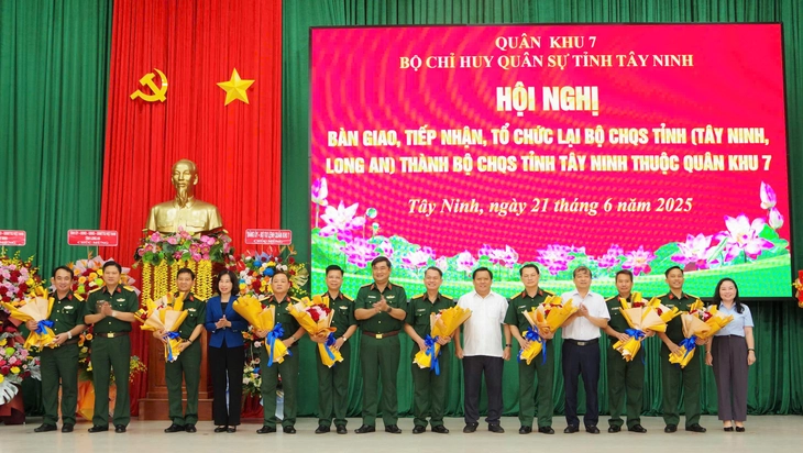 Hợp nhất Bộ Chỉ huy quân sự tỉnh Tây Ninh và Long An, đại tá Nguyễn Thành Tâm làm chỉ huy trưởng - Ảnh 1.