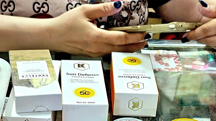 mỹ phẩm - Ảnh 2.