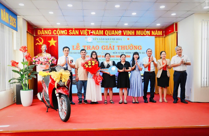 Yến sào Khánh Hòa tặng xe máy tri ân khách hàng - Ảnh 1. Yến sào Khánh Hòa tặng xe máy tri ân khách hàng - Ảnh 1.