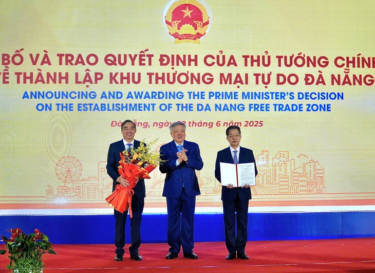 Phó thủ tướng Nguyễn Hòa Bình: Khu thương mại tự do Đà Nẵng là đầu tiên nhưng phải chắc thắng - Ảnh 1.
