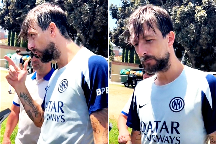 Francesco Acerbi dọa đánh người hâm mộ PSG vì bị 'cà khịa' - Ảnh 1.