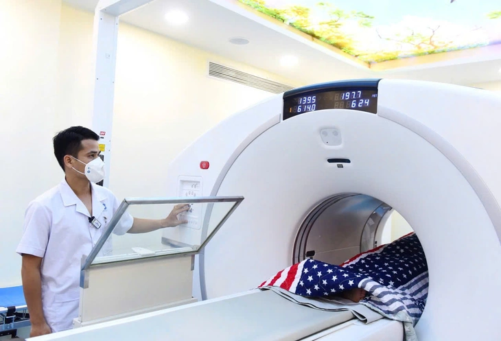 Bệnh viện phía Nam đồng loạt ngừng chụp PET/CT 6 tháng, bệnh nhân ung thư chờ nổi không? - Ảnh 1.