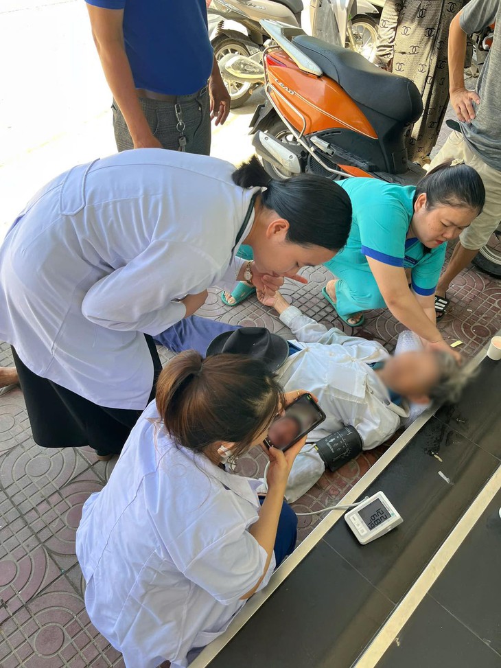Nữ bác sĩ kịp thời cứu người bệnh trong gang tấc - Ảnh 3.