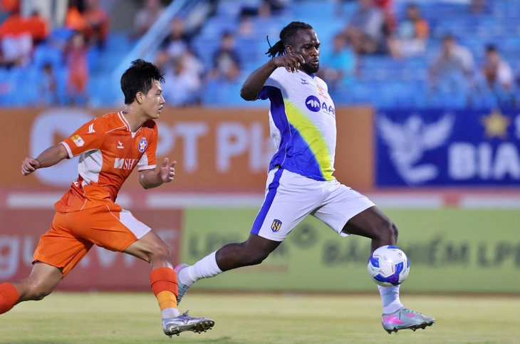 CLB Đà Nẵng đá trận play-off với Trường Tươi Bình Phước - Ảnh 1.