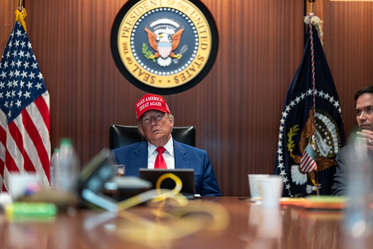 Ông Trump: 3 cơ sở hạt nhân của Iran đã bị 'phá hủy hoàn toàn' - Ảnh 4. ông Trump - Ảnh 3.