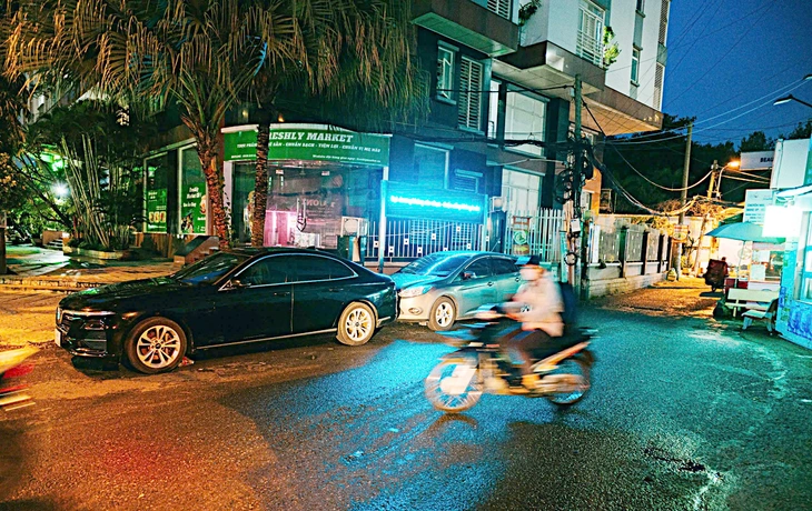 bãi giữ xe - Ảnh 4.