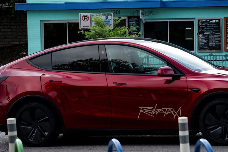 Tesla ra mắt Robotaxi: Canh bạc tỉ đô của tỉ phú Musk - Ảnh 1.