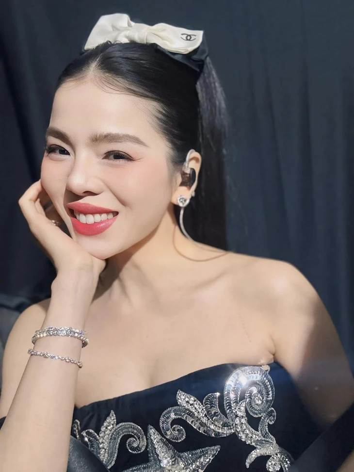 'Nữ hoàng phòng trà' Lệ Quyên lộ giá cát sê gây 'choáng' - Ảnh 2.