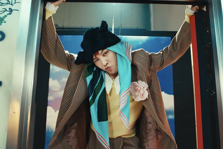 Thời trang phi giới tính của G-Dragon - Ảnh 2. G-Dragon - Ảnh 2.
