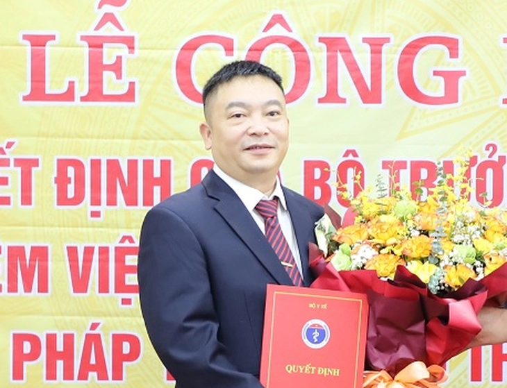Vợ chồng viện trưởng Viện Pháp y tâm thần trung ương bị khởi tố là ai? - Ảnh 2.