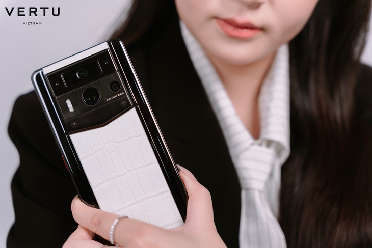 3 chiếc Vertu dành cho giới thành đạt - Ảnh 2.