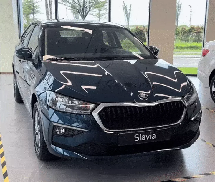 Skoda Slavia lộ 4 bản trước khi ra mắt Việt Nam: Giá tạm tính từ 450 triệu đồng, 2 màn hình lớn, máy turbo, gầm cao vượt hẳn Vios, Accent- Ảnh 8. Skoda Slavia lộ diện ở Việt Nam, sắp ra mắt đấu Toyota Vios, giá dự tính từ 450 triệu đồng - Ảnh 7.