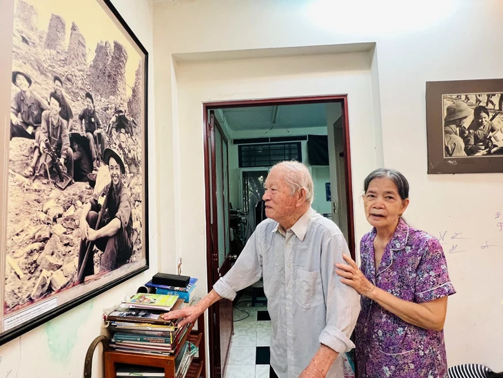 Nhà báo chiến trường - ngòi bút giữa đạn bom - Kỳ 5: 'Nếu tôi hy sinh xin gửi cuốn phim về tòa soạn' - Ảnh 6. nhà báo chiến trường - Ảnh 3.