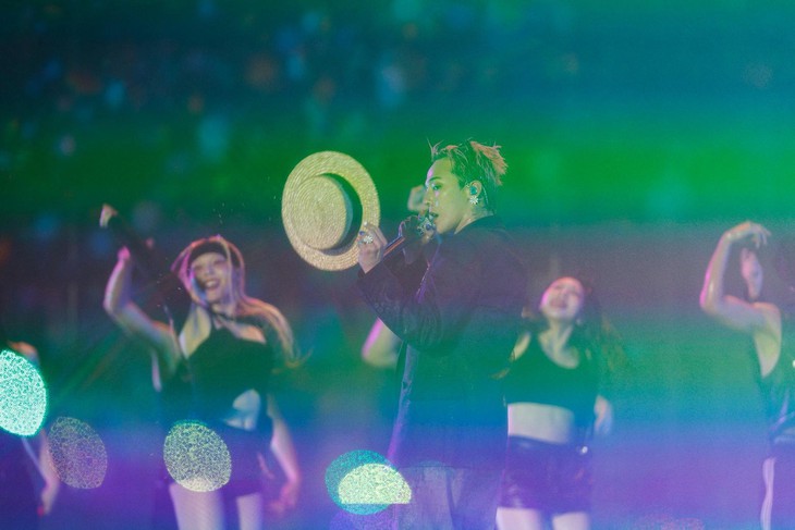 VPBank K-star Spark In Vietnam: Bữa tiệc âm nhạc ‘huyền thoại’ dưới mưa cùng G-Dragon, CL, DPR Ian - Ảnh 1.