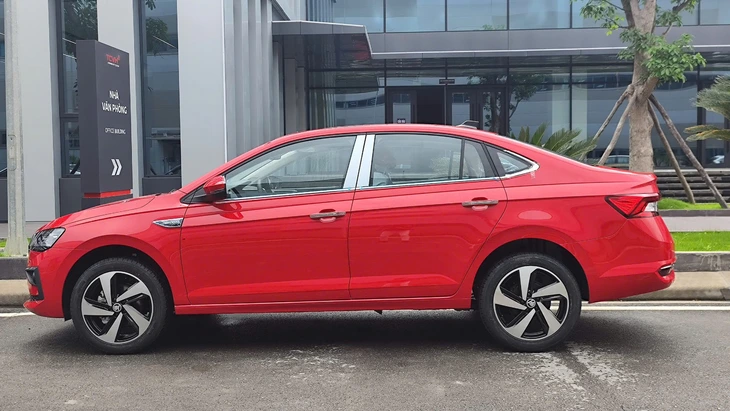 Skoda Slavia lộ 4 bản trước khi ra mắt Việt Nam: Giá tạm tính từ 450 triệu đồng, 2 màn hình lớn, máy turbo, gầm cao vượt hẳn Vios, Accent- Ảnh 3. Skoda Slavia - Ảnh 2.