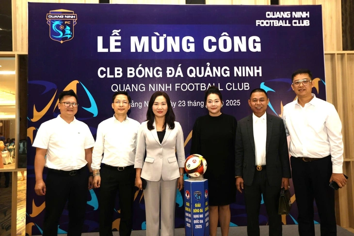 CLB Quảng Ninh được thưởng 1 tỉ đồng, sắp có thêm nguồn tài trợ - Ảnh 1.