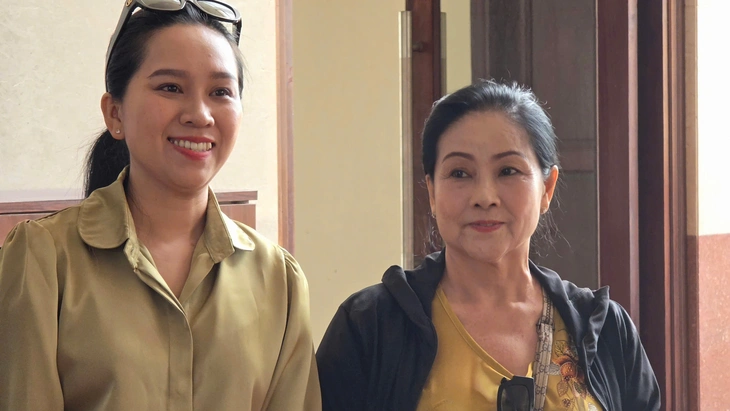 Hoãn tòa vụ tranh chấp thừa kế trong gia đình cố nghệ sĩ Vũ Linh - Ảnh 3. Hoãn tòa vụ tranh chấp thừa kế trong gia đình cố nghệ sĩ Vũ Linh - Ảnh 3.