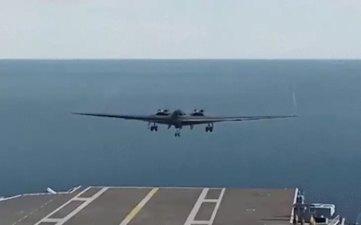 Thực hư ông Trump đăng video nhạc chế ‘Ném bom Iran’ gây bão mạng xã hội - Ảnh 2.