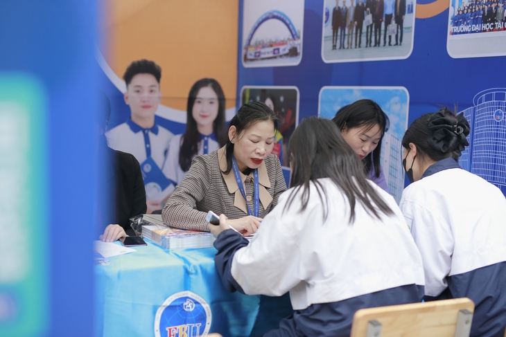 Trường ĐH Tài chính - Ngân hàng Hà Nội - Ảnh 1.