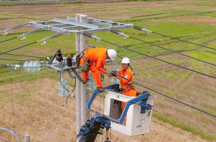 EVNCPC: Nhiều giải pháp đảm bảo cung ứng điện mùa nắng nóng - Ảnh 1.