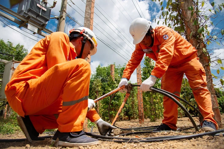 EVNCPC: Nhiều giải pháp đảm bảo cung ứng điện mùa nắng nóng - Ảnh 4.