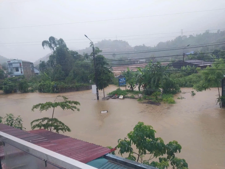 Đang đun nước trong bếp thì bị sét đánh - Ảnh 4.