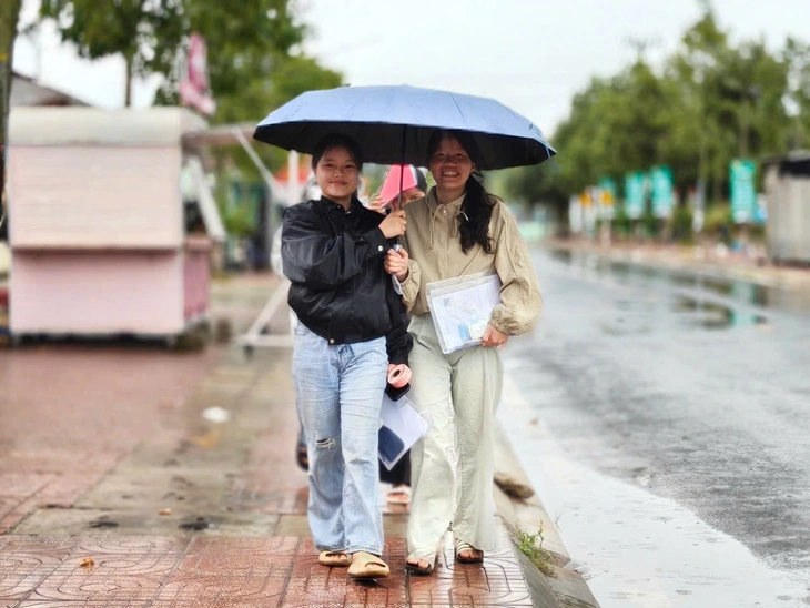 Chiều nay làm thủ tục dự thi tốt nghiệp THPT 2025, thí sinh lưu ý gì? - Ảnh 13. thi tốt nghiệp THPT - Ảnh 15.
