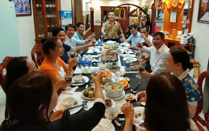 Bữa ăn gia đình giữa thời bận rộn, khó lắm không?- Ảnh 1. Bữa ăn gia đình giữa thời bận rộn, khó lắm không?- Ảnh 1.