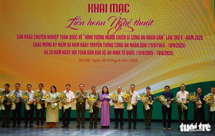 Xúc động vở kịch về phong trào của trí thức, văn nghệ sĩ Sài Gòn những năm chống Mỹ - Ảnh 1.