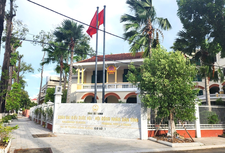 254 cán bộ Tây Ninh về Long An làm việc được bố trí chỗ ở, nơi làm việc đầy đủ - Ảnh 1.