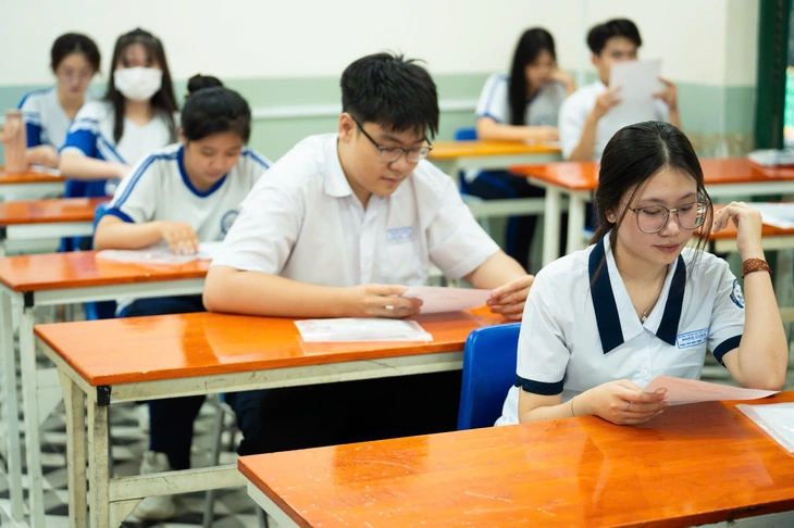 Chuyên gia nói không có 'mưa điểm 10' thi tốt nghiệp THPT 2025, thực tế ra sao? - Ảnh 1. điểm 10 - Ảnh 1.