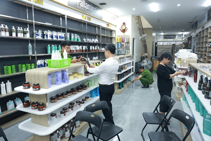 mỹ phẩm - Ảnh 1.