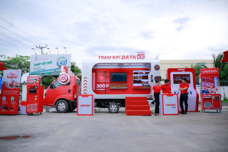 Chuyến xe công nghệ mang 5G đến tận tay người dân miền Tây - Ảnh 1.