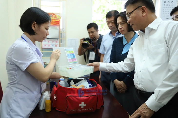 Phó thủ tướng: Chịu trách nhiệm đến cùng trong tổ chức thi tốt nghiệp THPT - Ảnh 3.