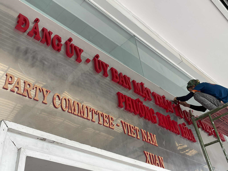 Các phường mới ở quận 3 bắt đầu gắn bảng tên - Ảnh 3.