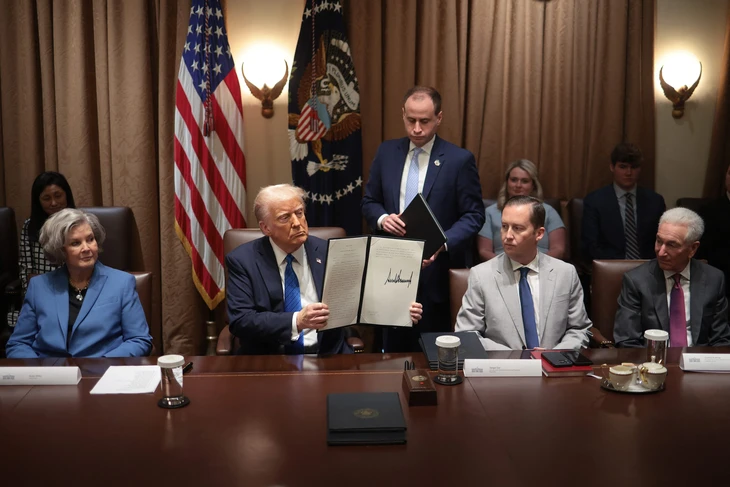 Có thật trợ lý của Tổng thống Trump là gián điệp cho Nga? - Ảnh 1.