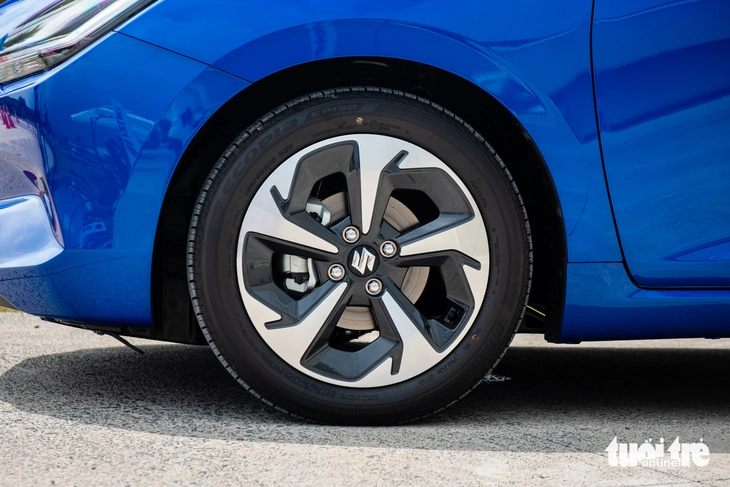 Suzuki Swift 2025 ra mắt Việt Nam: Giá 569 triệu, máy hybrid, 6 tính năng ADAS, đấu Mazda2 hatchback- Ảnh 4. Suzuki Swift - Ảnh 4.