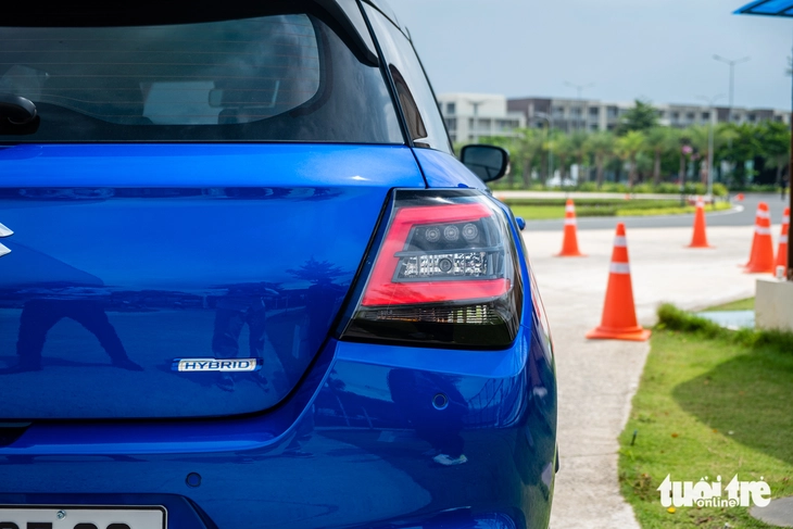 Suzuki Swift 2025 ra mắt Việt Nam: Giá 569 triệu, máy hybrid, 6 tính năng ADAS, đấu Mazda2 hatchback- Ảnh 5. Suzuki Swift - Ảnh 5.