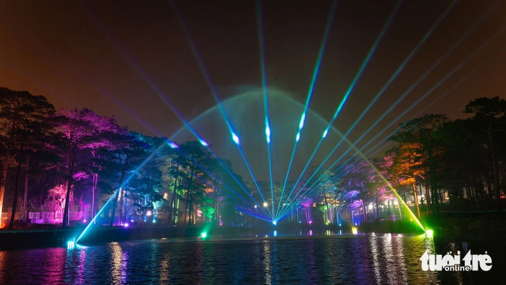 Sáp nhập tỉnh Lâm Đồng: Miễn phí vào cửa công viên ánh sáng Delight Park hồ Than Thở 1 ngày - Ảnh 3.