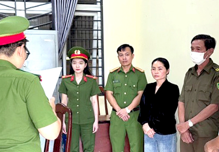 Bắt giám đốc sản xuất, buôn bán thảo dược giả ở Đắk Lắk, ghi bao bì là trung tâm uy tín ở Hà Nội - Ảnh 1.