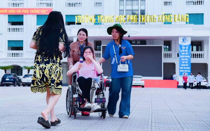 Cứu bé trai 3 tuổi khỏi áp -xe bụng " khổng lồ" do ruột thừa vỡ trước đó 10 ngày - Ảnh 2.