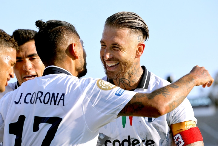 Ramos đưa đội bóng Mexico vào vòng 16 đội FIFA Club World Cup 2025 - Ảnh 1.
