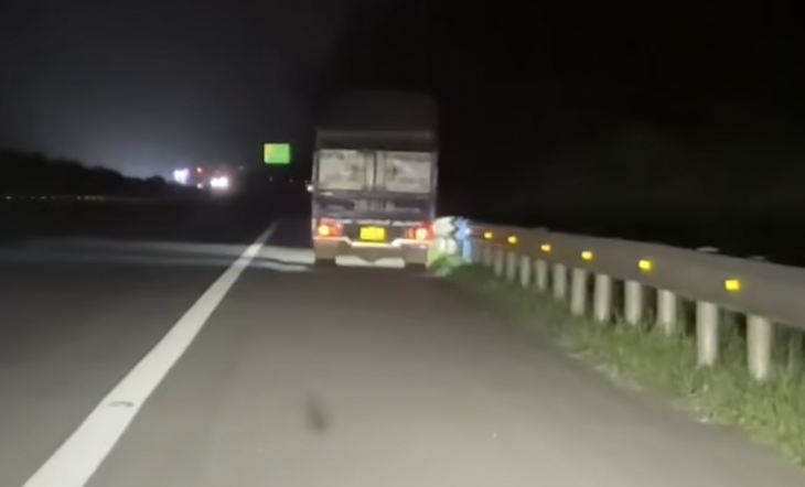 Buồn ngủ khi lái xe trên cao tốc, có được dừng xe không? - Ảnh 1.
