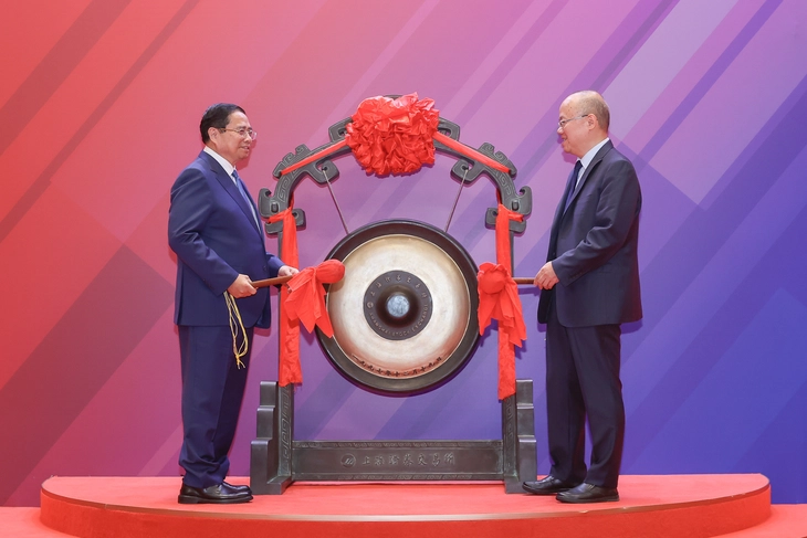 Thủ tướng thăm Thượng Hải, tìm hiểu kinh nghiệm phát triển trung tâm tài chính - Ảnh 3.
