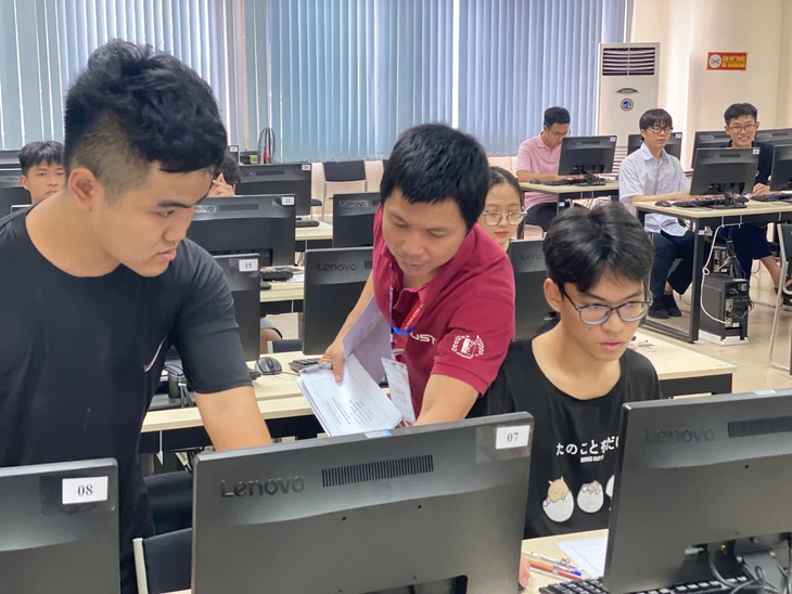 50 năm kỳ thi tốt nghiệp THPT - Kỳ 3: Cuộc đổi mới từ đề tự luận đến trắc nghiệm - Ảnh 3.