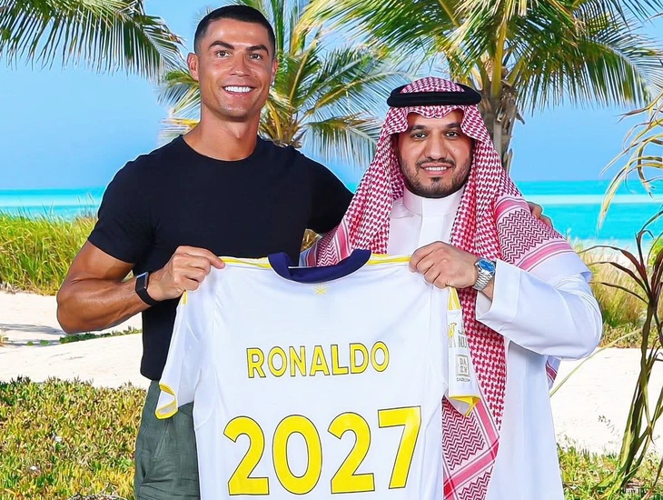 Al Nassr phải trả bao nhiêu cho tài xế, đầu bếp của Ronaldo? - Ảnh 1.